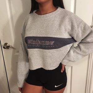 Cropped crew neck